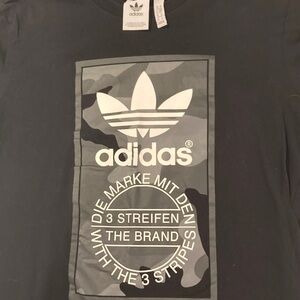 Adidas Men's Black and Gray Camo Graphic Tee